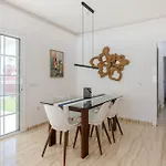 Libertas, Vivienda Con Piscina Privada Climatizada Villa