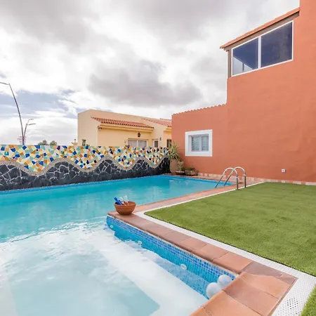 Villa Libertas, Vivienda Con Piscina Privada Climatizada