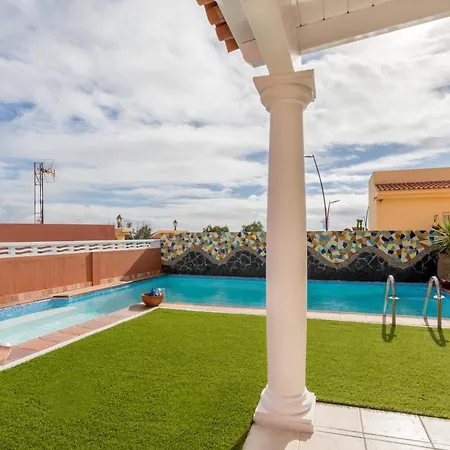 Libertas, Luxury And Private Pool Villa *