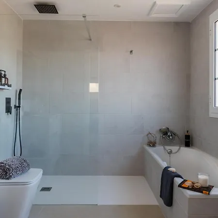 Libertas, Luxury And Private Pool *