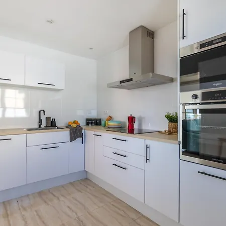 Villa Libertas, Vivienda Con Piscina Privada Climatizada