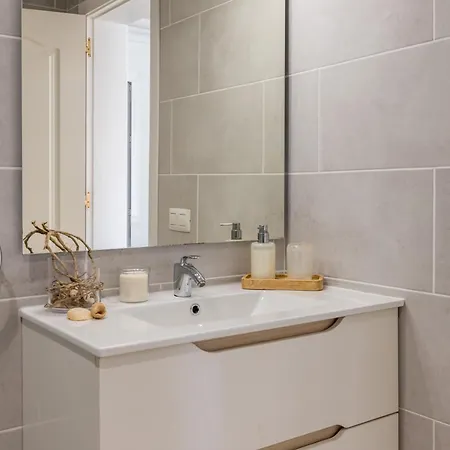 Villa Libertas, Vivienda Con Piscina Privada Climatizada *